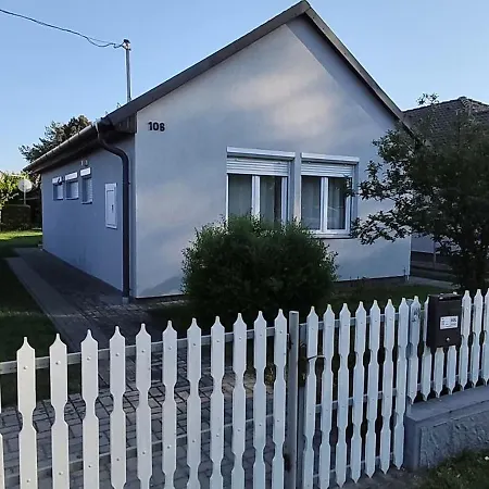 فيلة House بالاتونفينيفيس