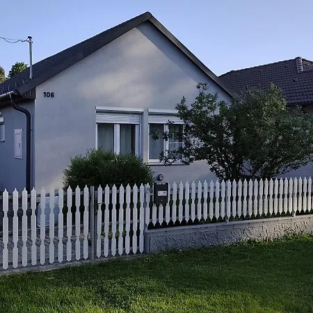 فيلة House