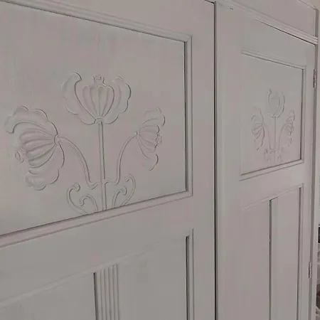 House * بالاتونفينيفيس